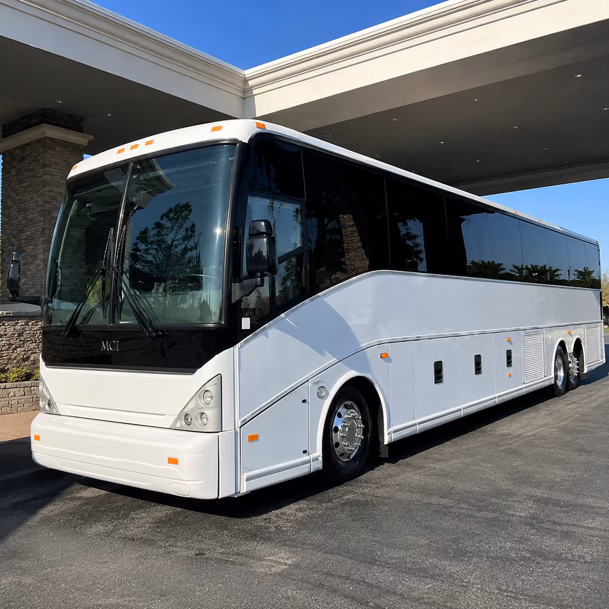 charter buses for attendees arriving at newark liberty international airport