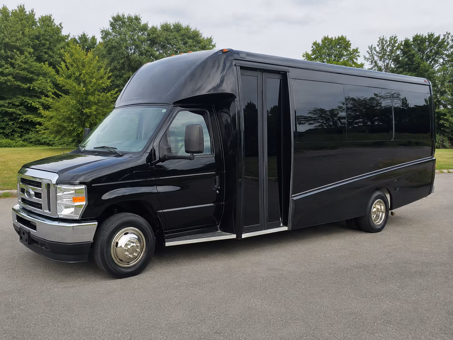secure transportation for your next bachelor or bachelorette party 4